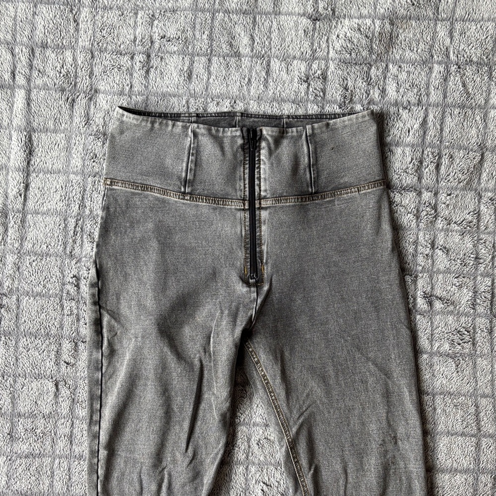 Freddy Gray High-Waisted Jeans - Picture 2 of 6